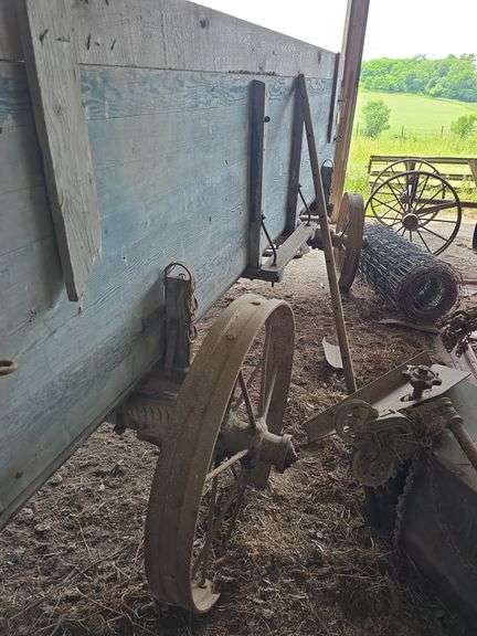 Wooden double box wagon on steel wheel gear 10.5' box