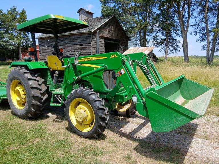 John Deere 5075 E tractor, purchased 6-2011, FWA, ROPS w/canopy, hour meter shows 558 hrs, 553 hydraulic loader 74" bucket, 16.9x 28 rear tires, 9.5 x 24 fronts, 2 rear wheel weights. Each side. SN 5075EVAB002609. Please plan late pick up so we can load people out 3 pt fast hitch, see link in description for video WIRE TRANSFER REQUIRED