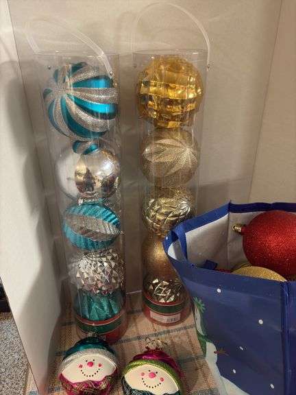 Oversized Christmas balls and snowman balls
