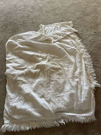 2 chenille bedspreads