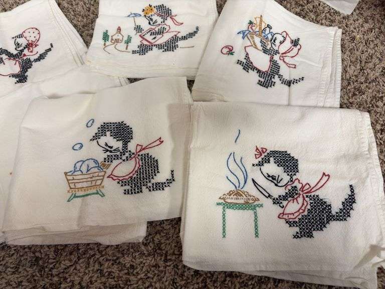 Set of 6 cross stitched cotton towels w/ cats