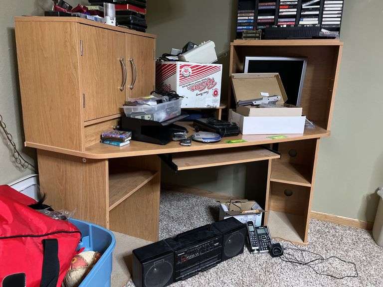 Corner computer desk unit NO CONTENTS BRING TOOLS TO DISMANTLE!