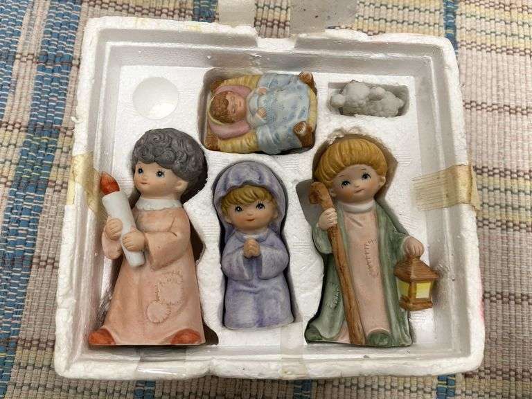 Home Interiors child nativity and angel figurines