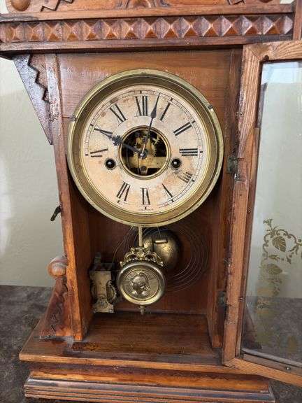 Waterbury shelf clock 12 x 19