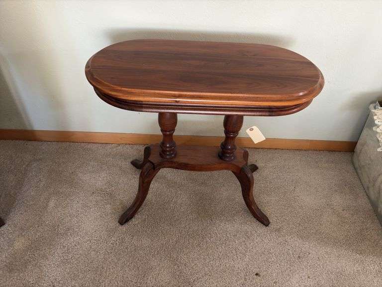 Amana walnut oval lamp table 14 x 27 x 23H