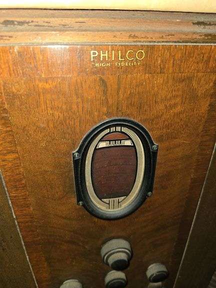 Hollow console radio