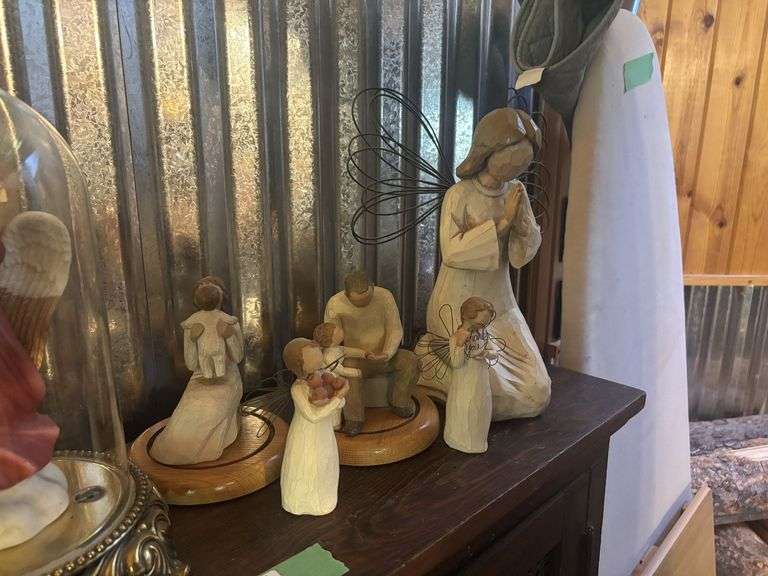 Willow tree figurines and other decor