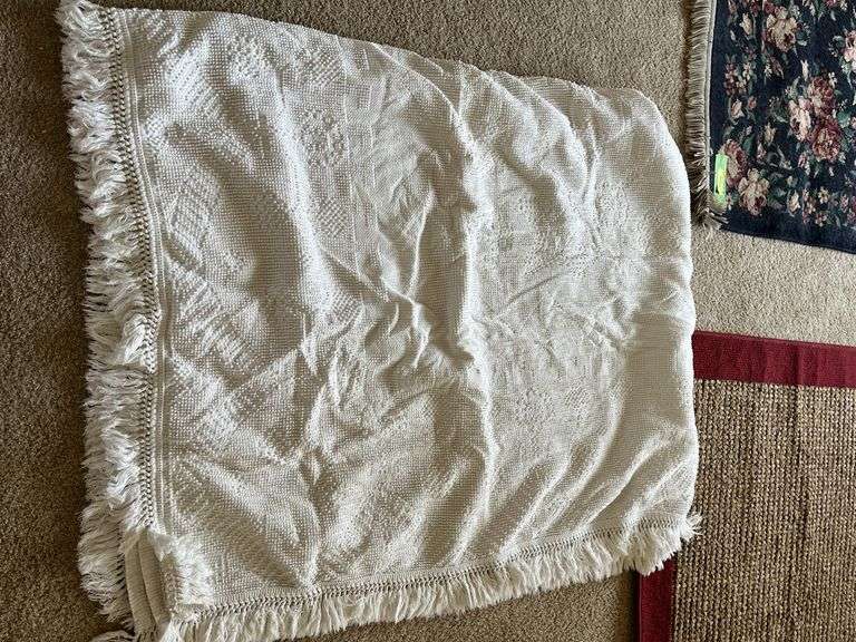 2 chenille bedspreads