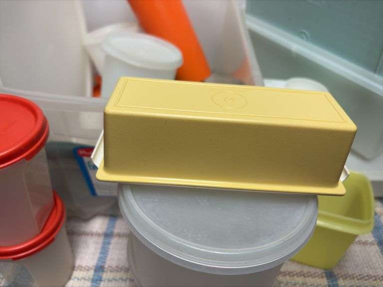 Tupperware and extra lids 😉
