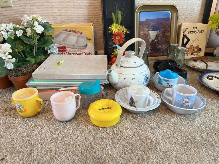 Housewares, pictures, tea pots flowers etc...