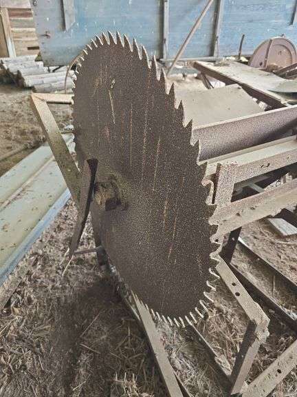 2 buzz saws, belt drive