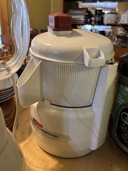 Kitchen appliances - air fryer, blender, aroma pressure cooker, juicer