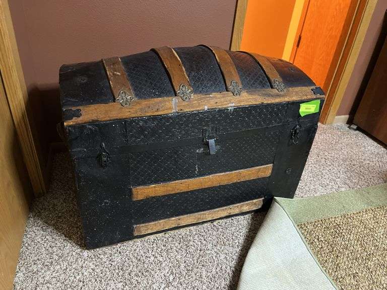 Humpback trunk w/ insert tray and a bunch of churchy books and literature
