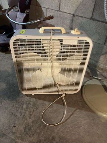Lasko floor fan and Honeywell oscillating fan