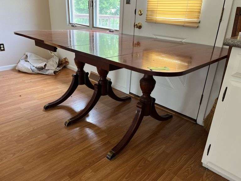 Mahogany Duncan Phyfe leg drop leaf dining table 42 x 32 folded (3) 12"  leaves opens to 8'2"