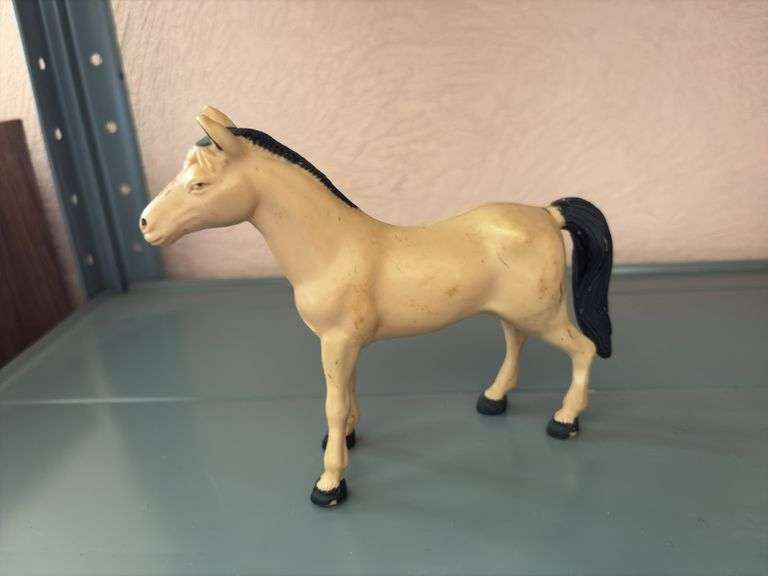 Nylint horse
