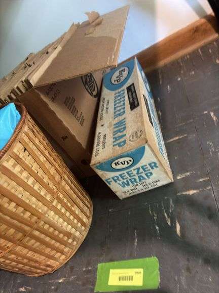 Kitchen papers and plastics