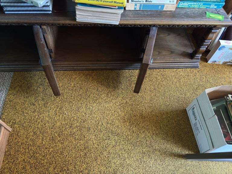 Coffee table with sliding doors No contents