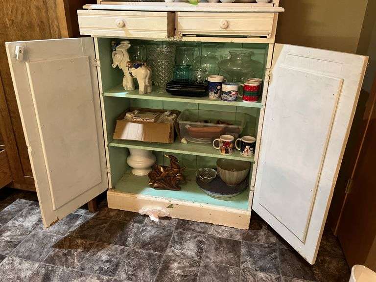 17D x 38L x 48H double door cupboard NO CONTENTS
