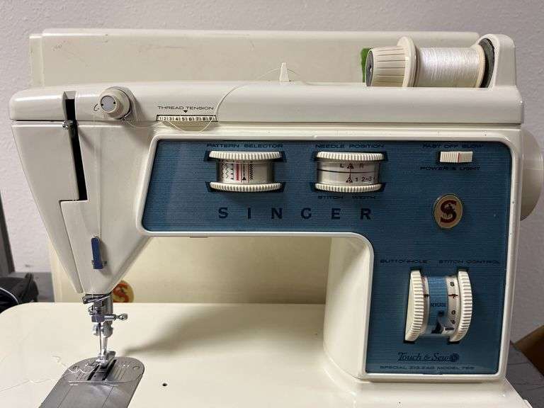 Singer portable sewing machine