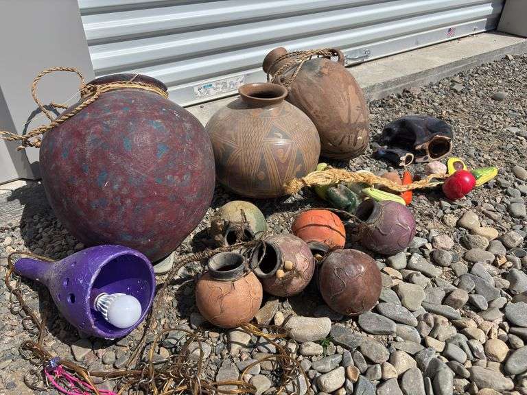 Southwest style pottery pieces