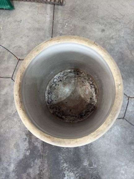 6 gallon Western crock w/ wire bail handles