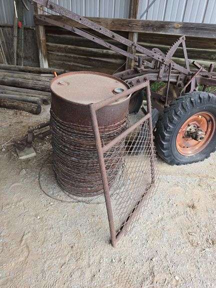 3 bottom IH pull type plow