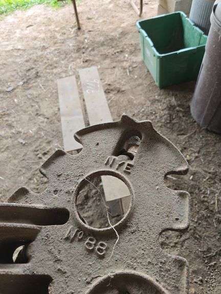 Pipe threading stand