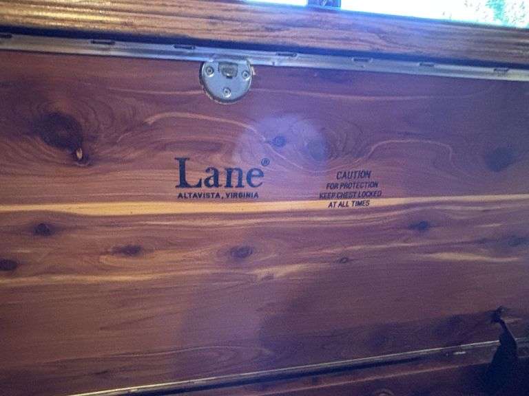 Lane cedar chest