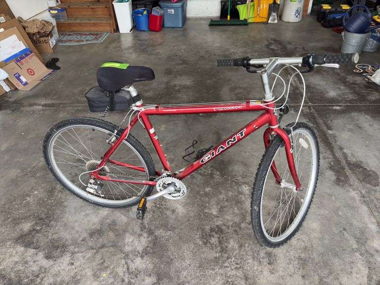 Giant Yukon 19.5"  21 speed bike