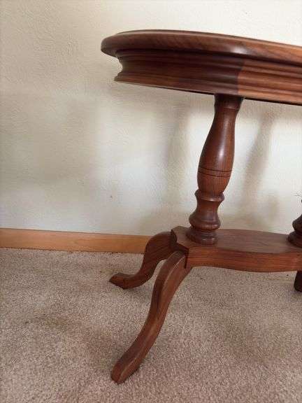 Amana walnut oval lamp table 14 x 27 x 22H