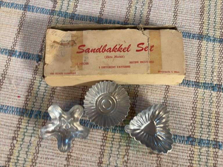 Aluminum griddle and Griswold Patty Molds, box in bad shape