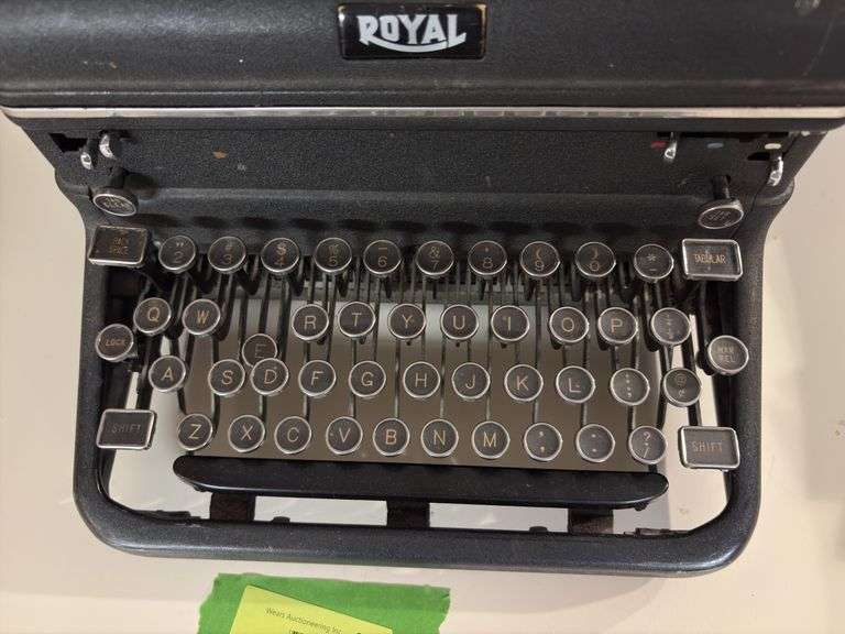 Royal manual typewriter