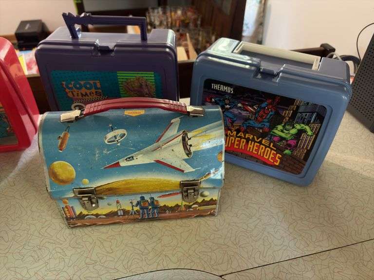 Lunchboxes and thermoses, Sesame Street and Mario Bros are the only ones with thermoses