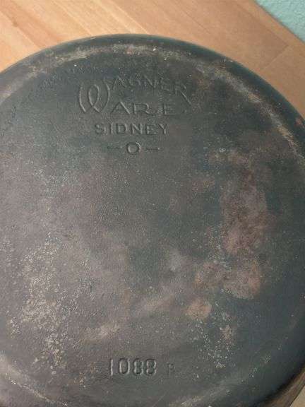 Wagner Ware 1088 B deep skillet with lid marked 1081 B. Handle of skillet also marked 8