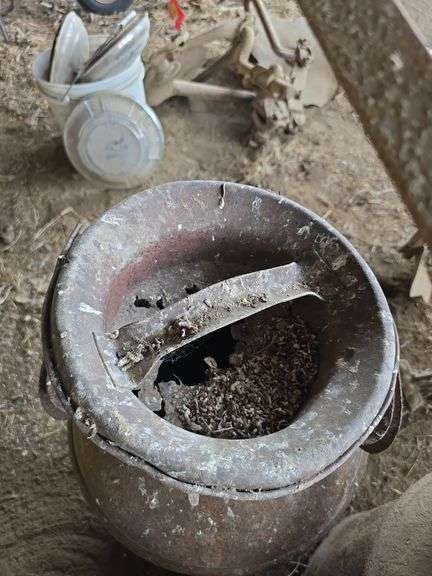 3 more rusty milk cans