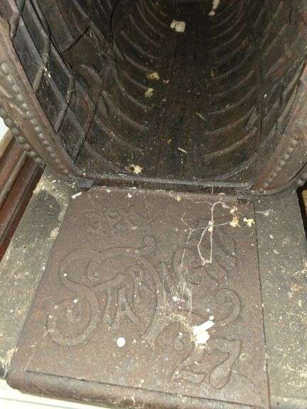 Old wood stove w/ NO front door