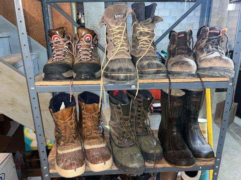 9 pr of outdoor boots size 8 ???