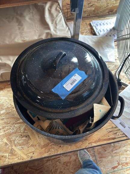 Enamel canner with accessories