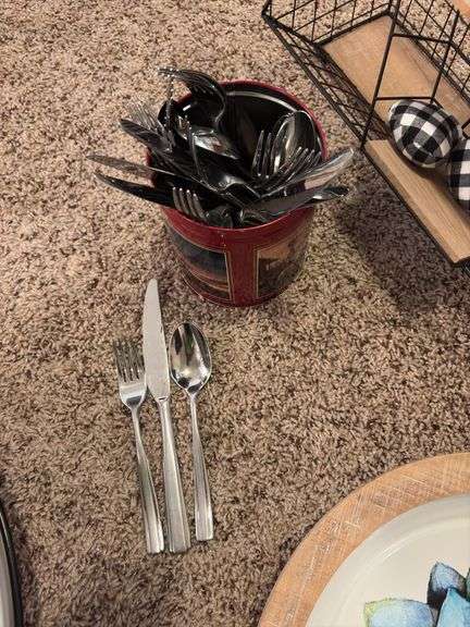 Pair tin decorator plates, wire baskets and flatware