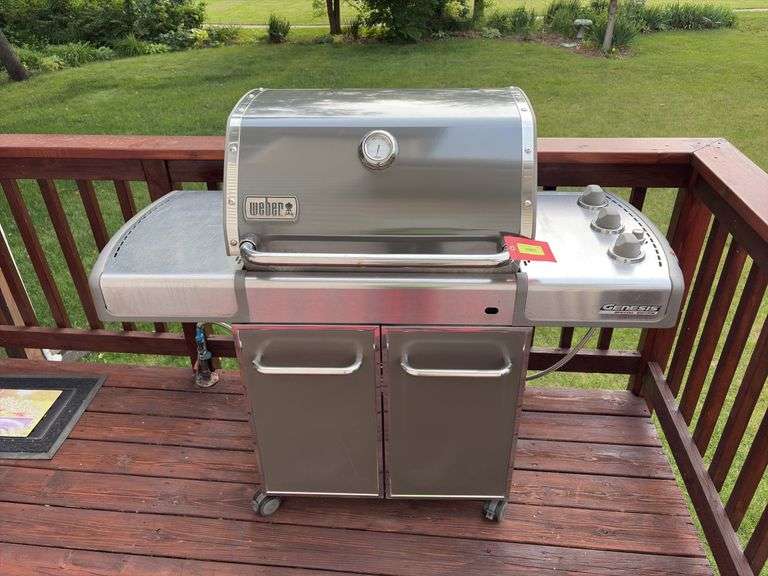 Weber Genesis NATURAL GAS stainless steel 3 burner grill, NOT LP!!!
