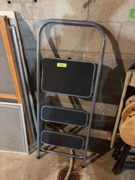 Three step step stool
