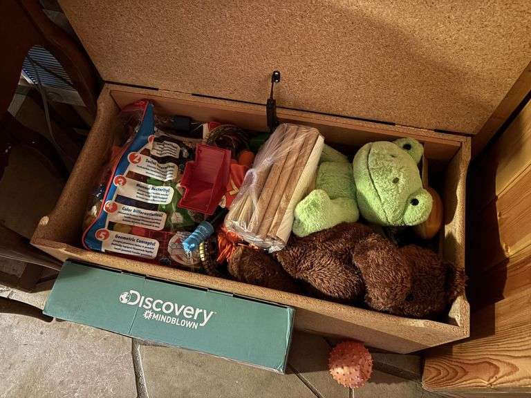 Toy box with toys and Discovery mindblown set