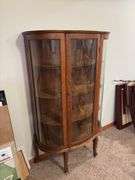 Quarter sawn oak veneer triple curved glass chine hutch 15D x 36L x 59H EXCELLENT CONDITION, you'll look hard to find a nicer one than this one! Original shelves w/ plate grooves.