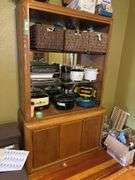 Oak hutch - 46 - 38 - 77 (contents not included)