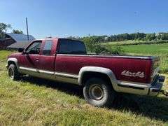 1989 Chevy Silverado 2500 4WD 5.7L gas engine Odometer shows 95784, new battery, NEEDS brakes, extended cab, headliner cloth is loose, power windows, locks, 8' box w/liner, tires are excellent, interior is very good.  Link in description for video WIRE TRANSFER REQUIRED