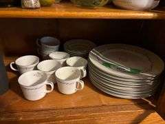 Small set of Signature collection china - Petite Bouquet