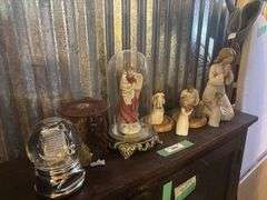 Willow tree figurines and other decor