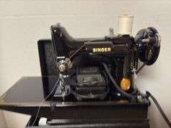Singer Featherweight sewing machine in case