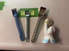 Cleminson Ralphie Patrick Rooster pie bird and aluminum measuring spoons